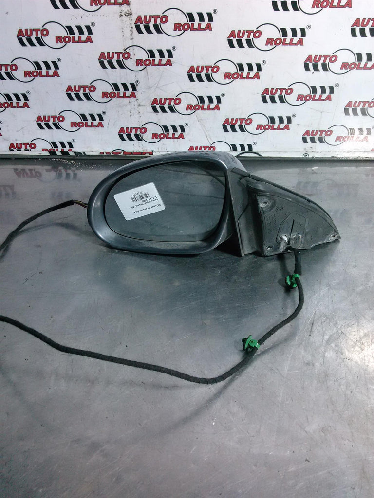 Oglinda stanga fata Volkswagen Passat B6 1.9,an 2006