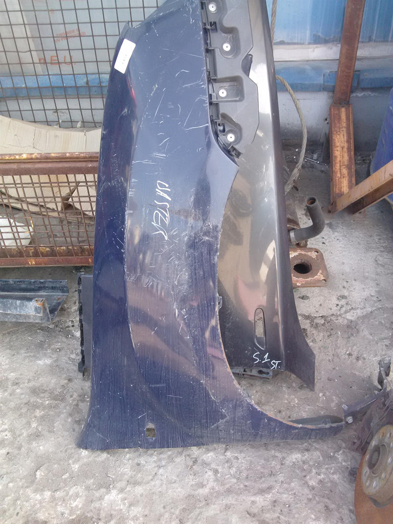 Aripa dreapta Dacia Duster 1.5d an 2012