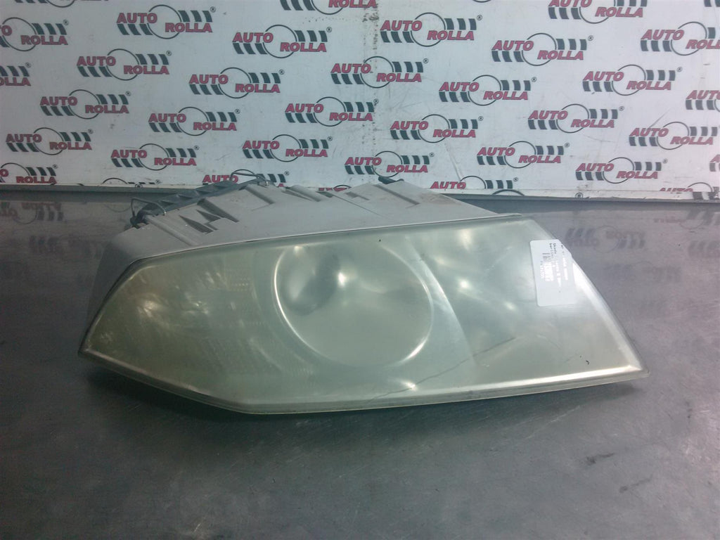 Far dreapta xenon Skoda Octavia 2 2006 berlina 1.4