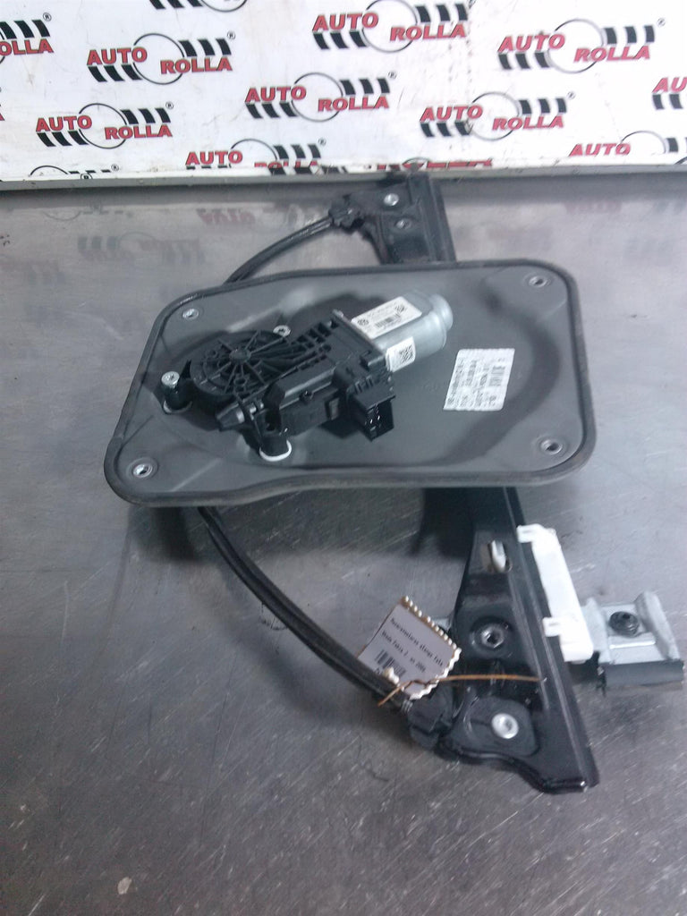 Macara+motoras stanga fata Skoda Fabia 2, an 2008.