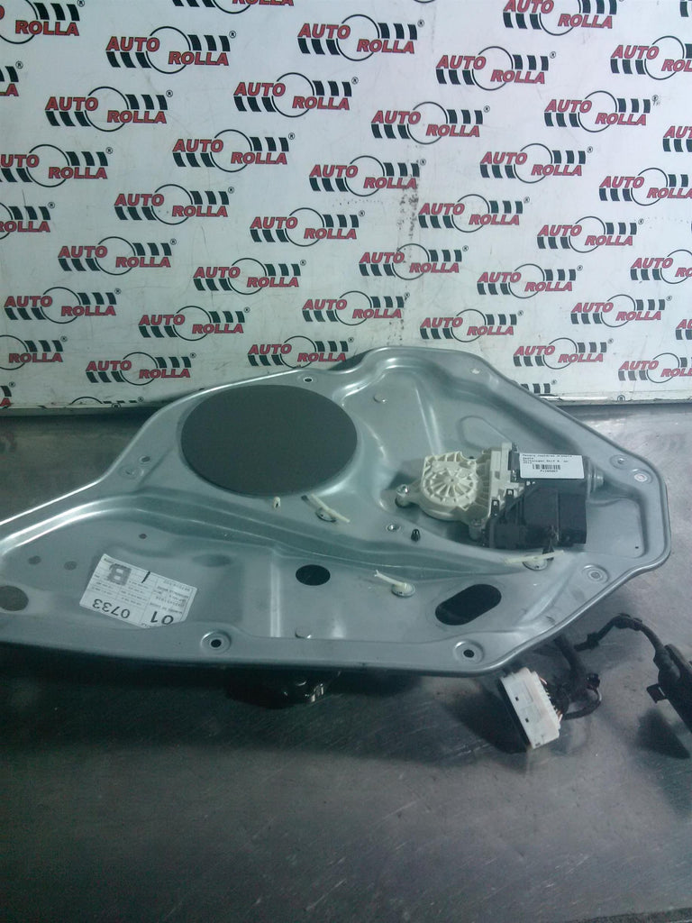 Macara +motoras dreapta spate Volkswagen Golf 6, an 2012.