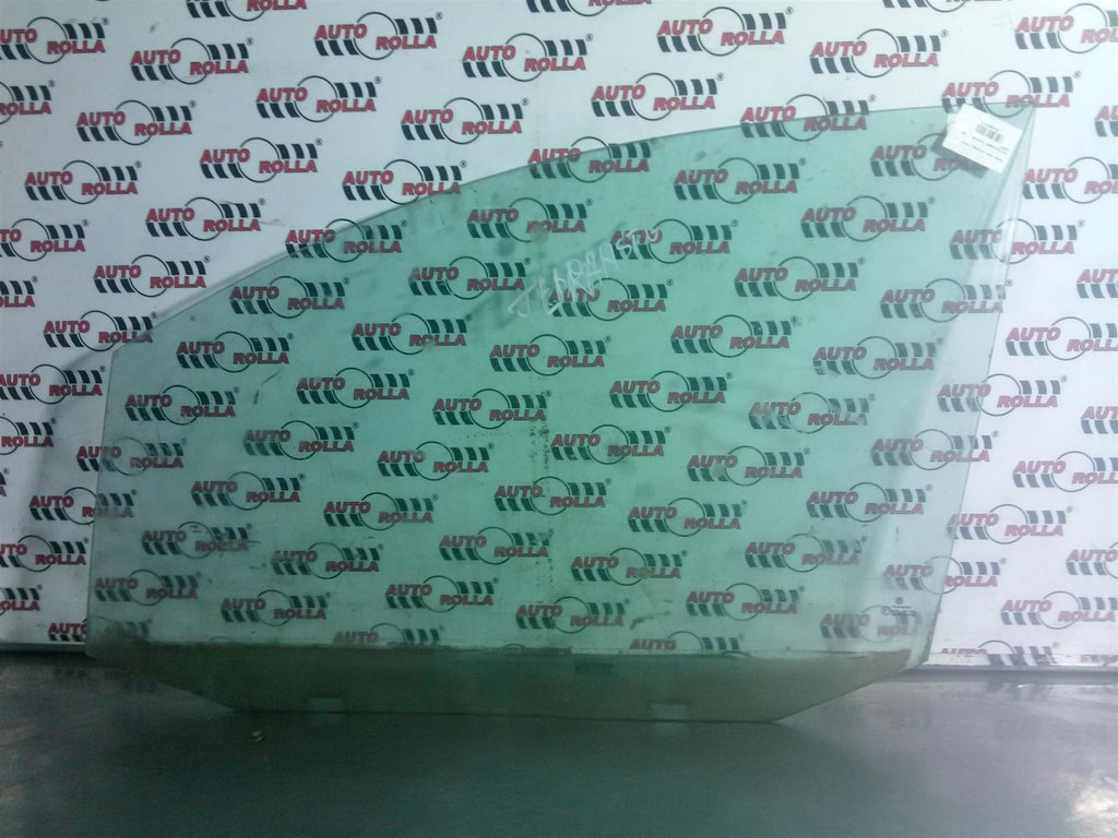 Geam usa stanga fata Volkswagen Touran , an 2007