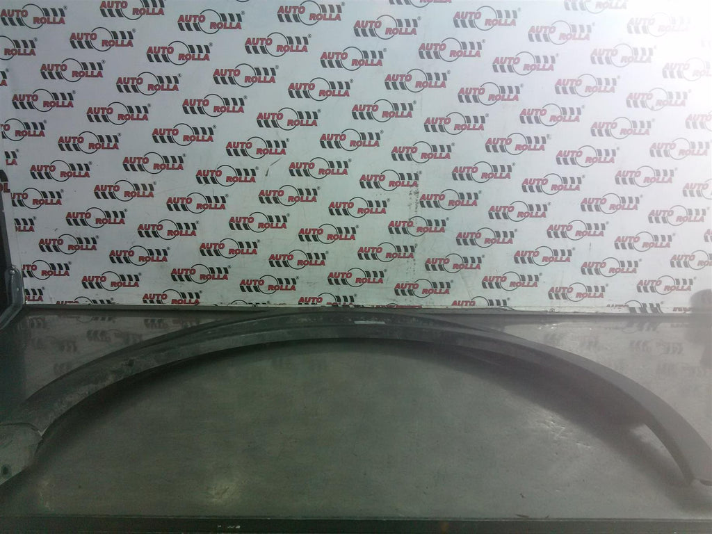 Bandouri aripa Land Rover Discovery 3 2.7 HSE an 2007.