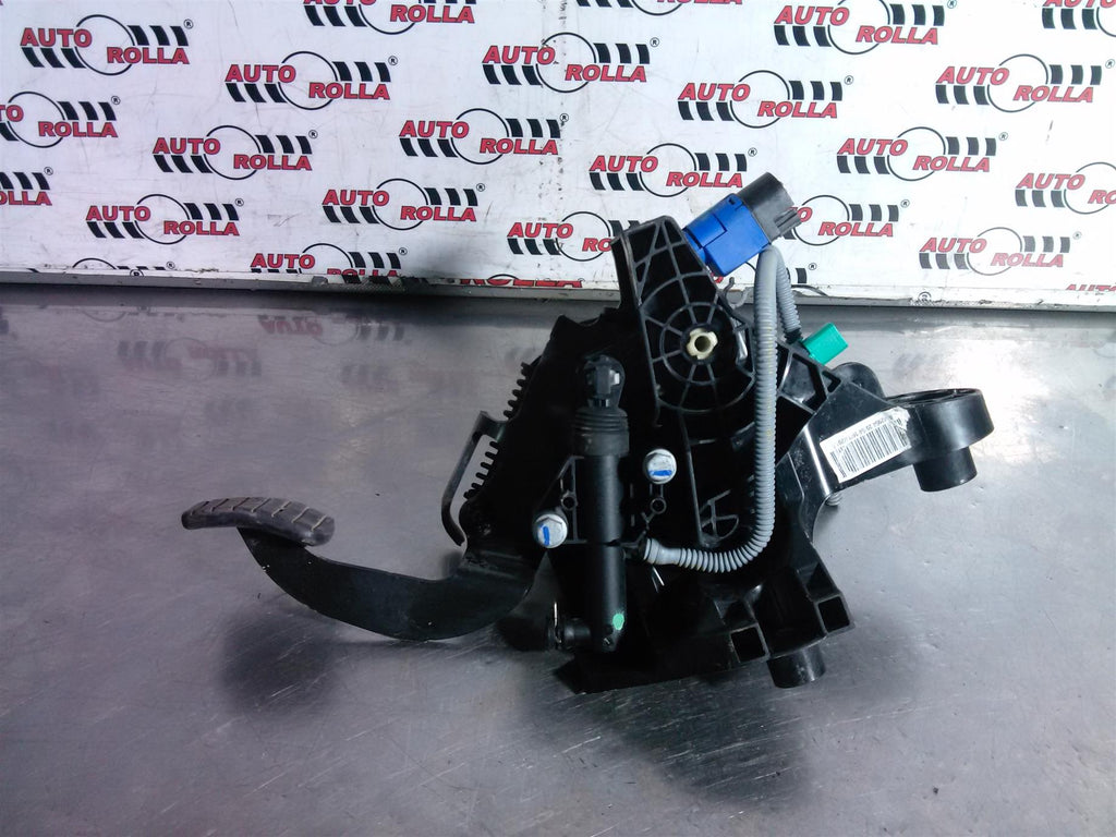 Pedala acceleratie Renault Trafic  an 2018.