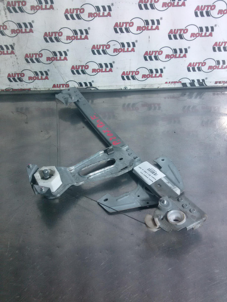 Macara dreapta fata Peugeot 207,1.6HDI an 2007