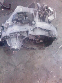 Cutie viteze Volkswagen T5, 2.5 tdi, an 2009.