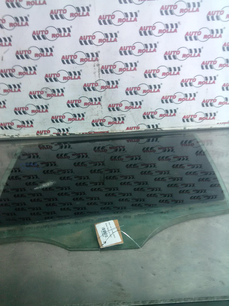 Geam usa stanga spate Skoda Rapid an 2014