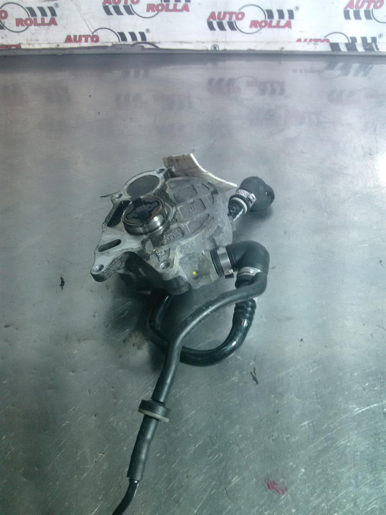 Pompa vacuum Audi A4 B8, 2.0TDI, an 2010.