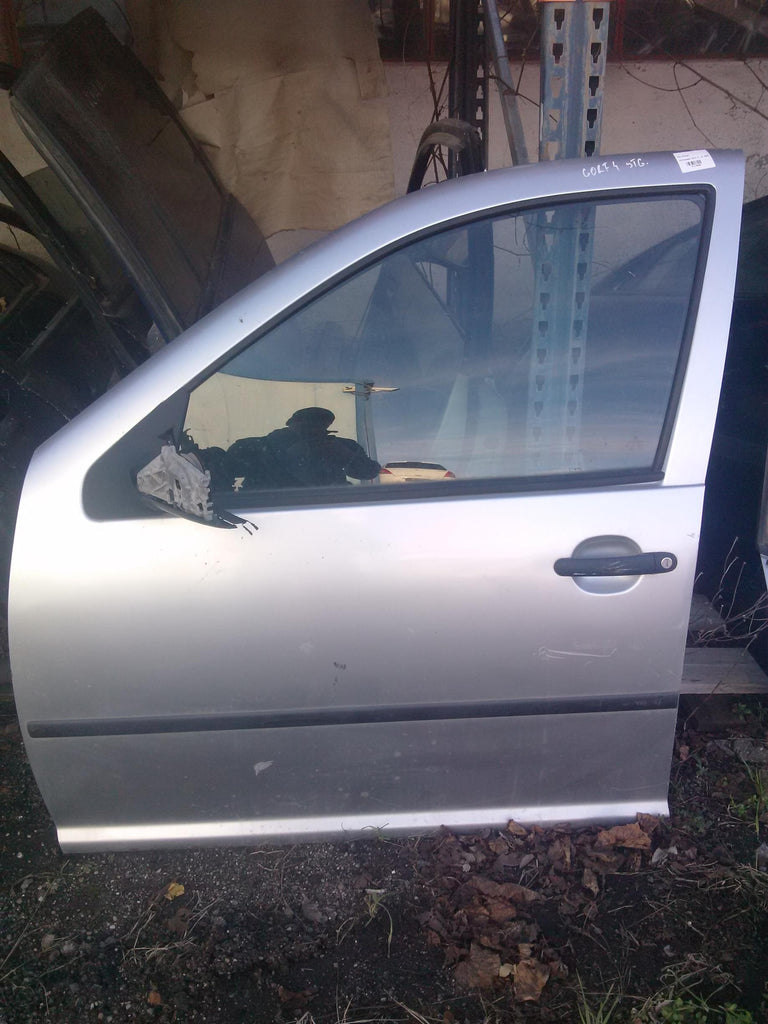 Usa stanga Volkswagen Golf 4, an 2002