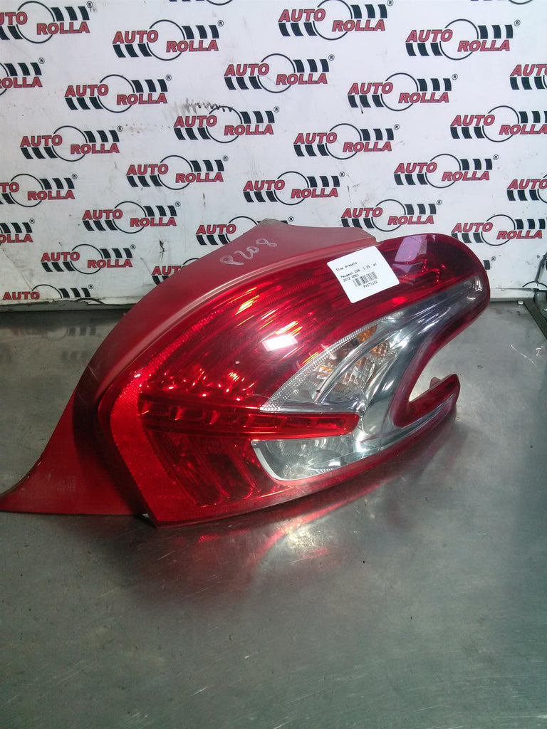 Stop dreapta Peugeot 208, 1.2S, an 2012 HM01