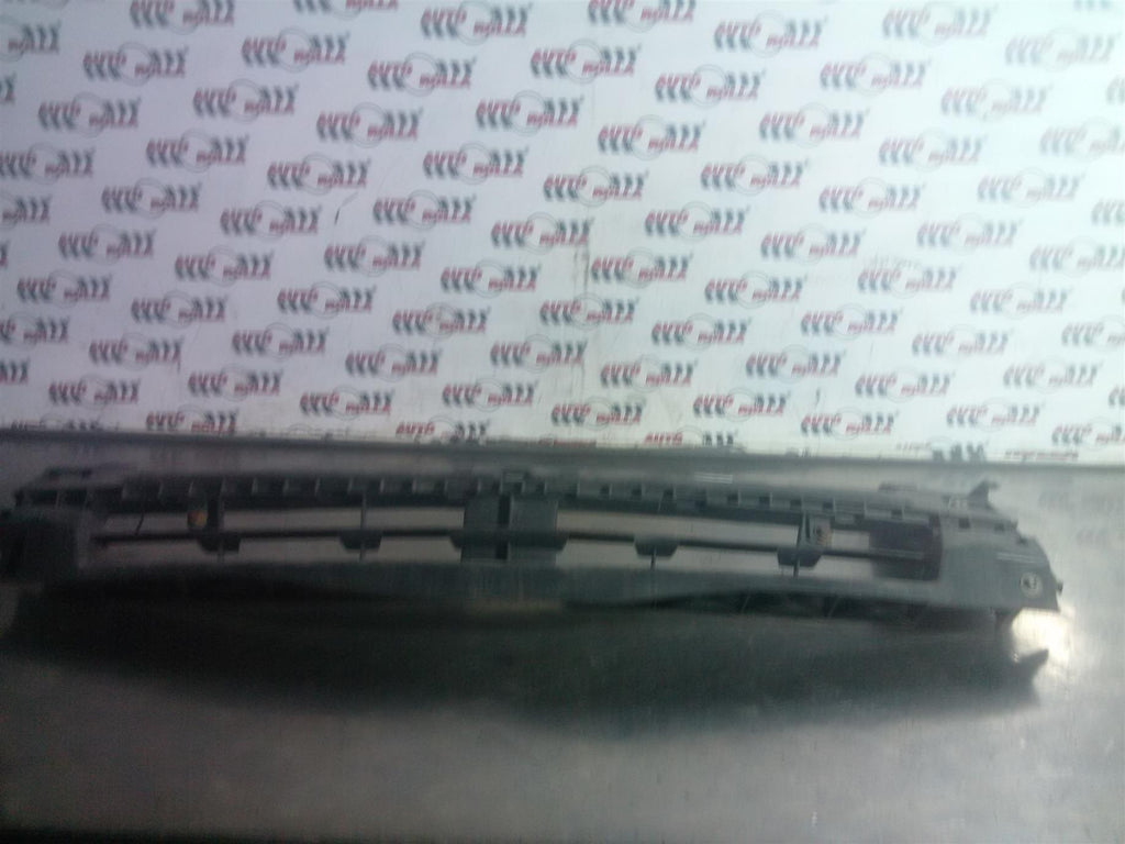 Grila bara fata Renault Trafic, an 2008