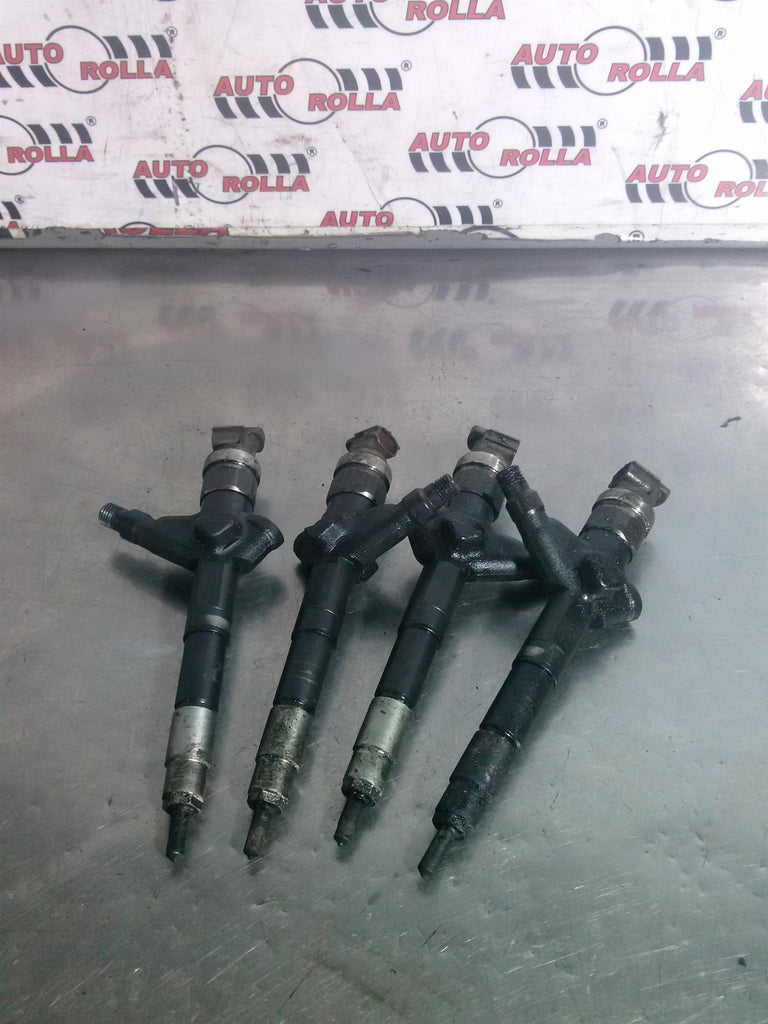 Injectoare set Nissan X trail 2.2 d an 2006