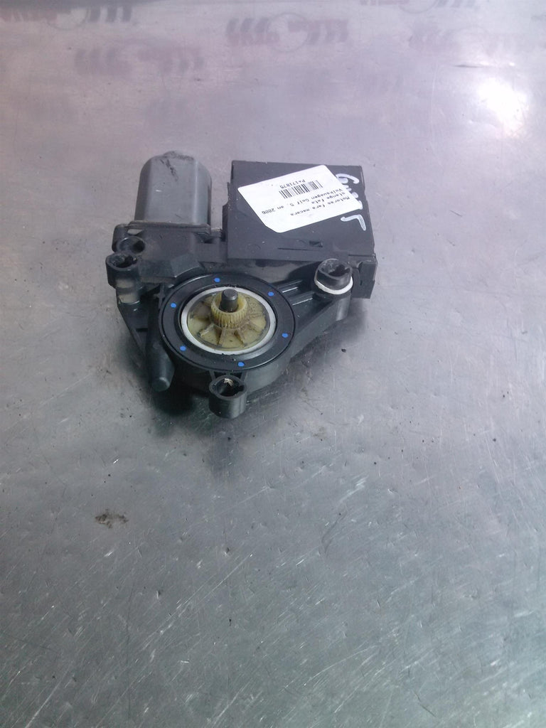 Motoras fara macara stanga fata Volkswagen Golf 5, an 2006