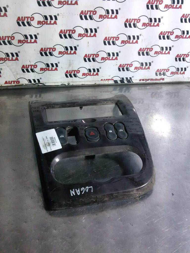 Ornament+buton avarii Dacia Logan, an 2006