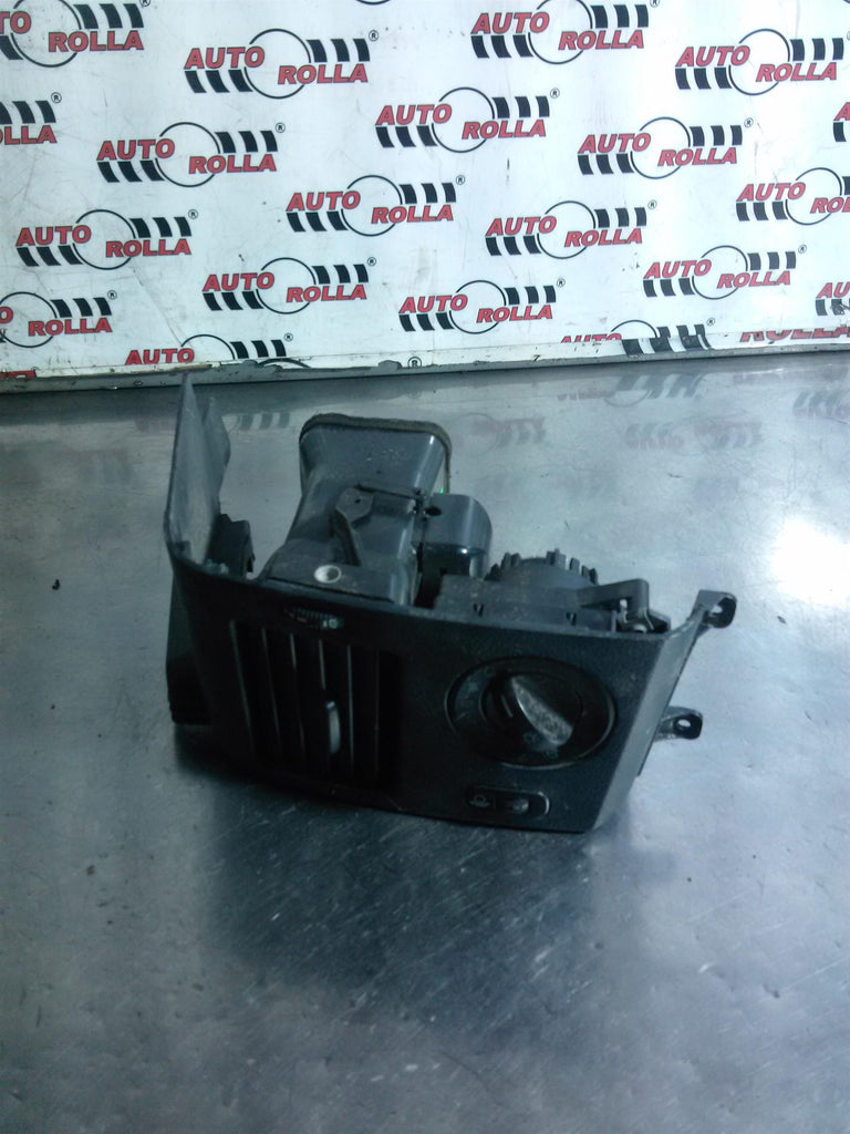 Grila aerisire bord+bloc lumini Volkswagen Crafter, an 2008