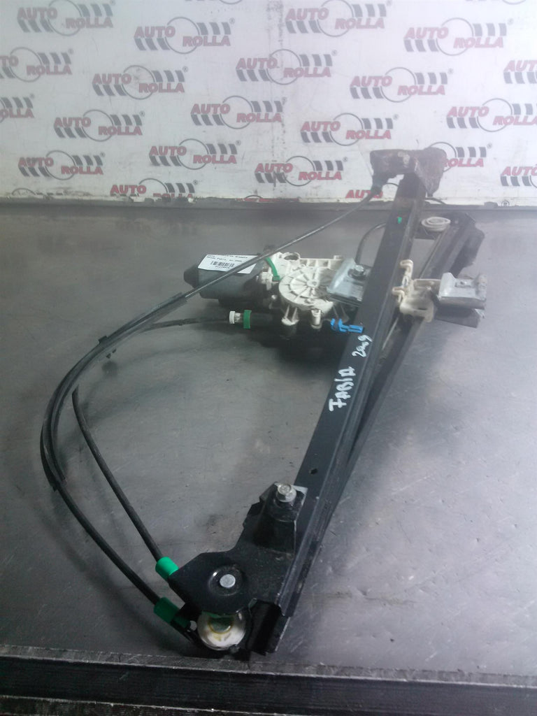 Macara+motoras dreapta fata Skoda Fabia, an 2009
