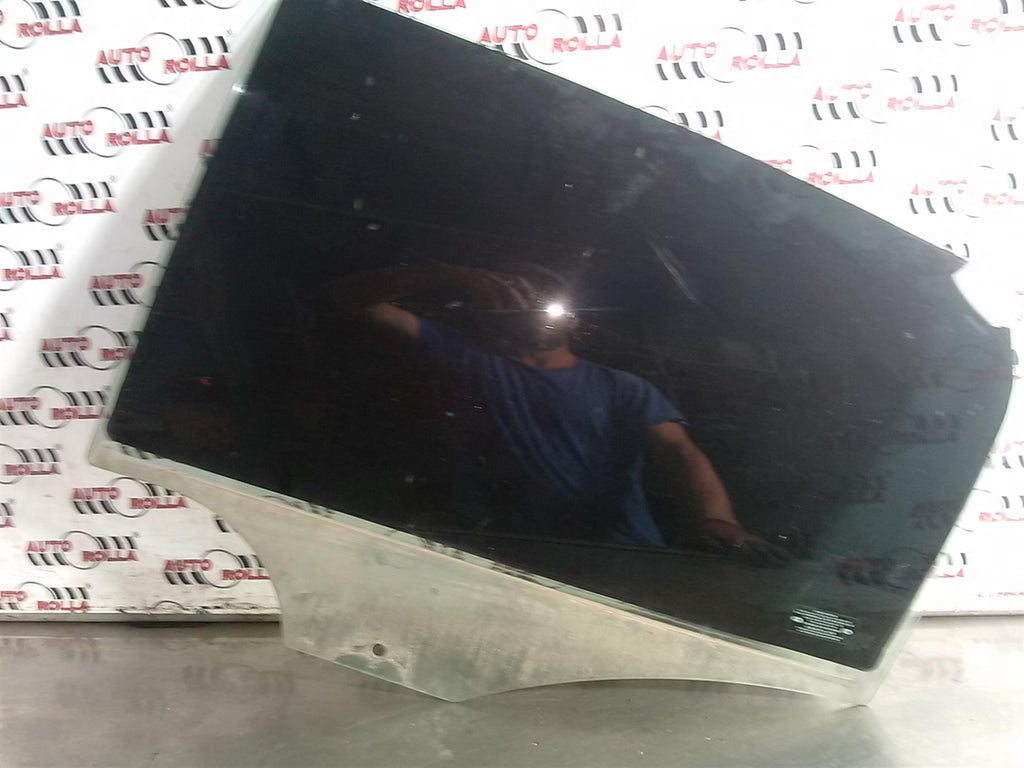 Geam usa stanga spate Volkswagen Polo, an 2012.