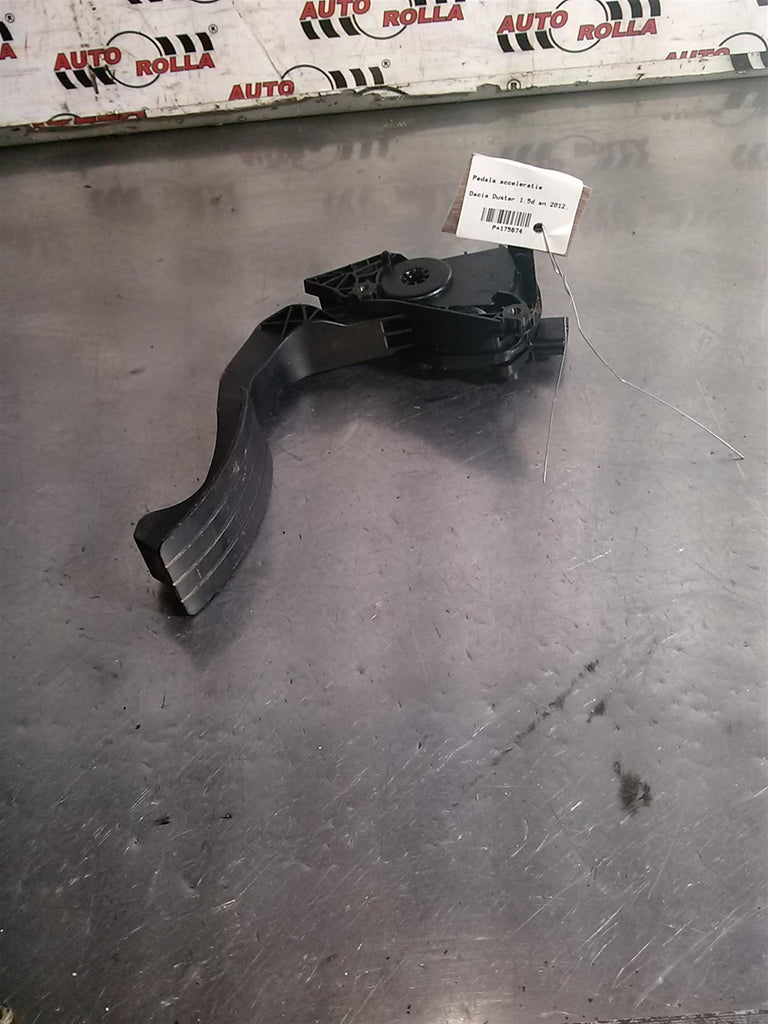 Pedala acceleratie Dacia Duster 1.5d an 2012.
