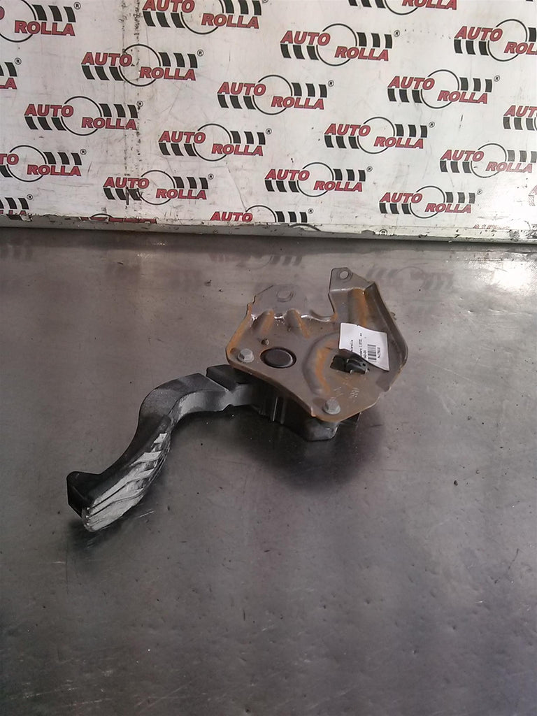 Pedala acceleratie Dacia Sandero 1.0TCE, an 2024, H4D-E4