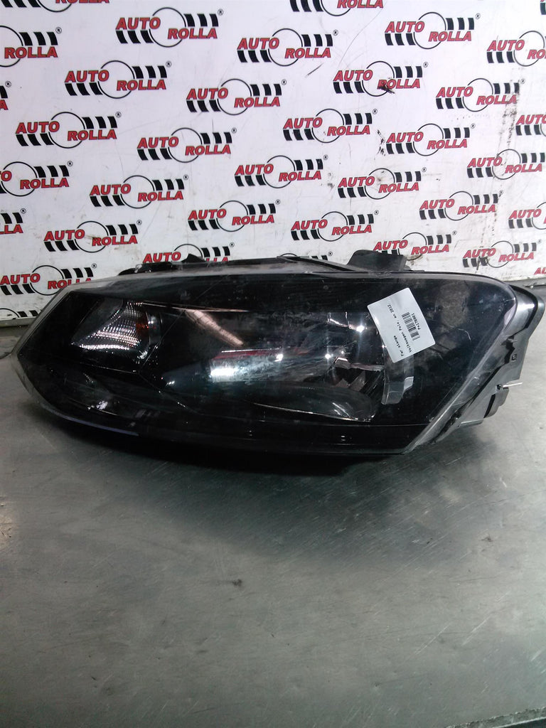 Far stanga Volkswagen Polo, an 2012.