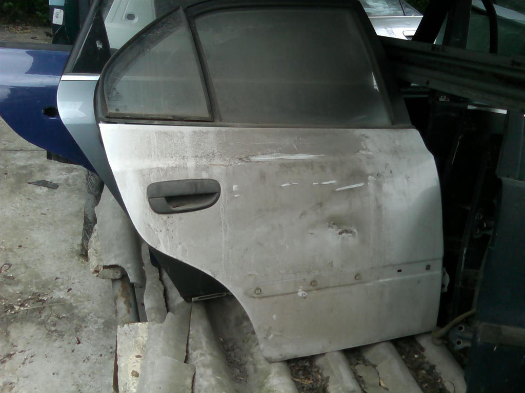 usa dreapta spate completa Hyundai Accent, an 2005