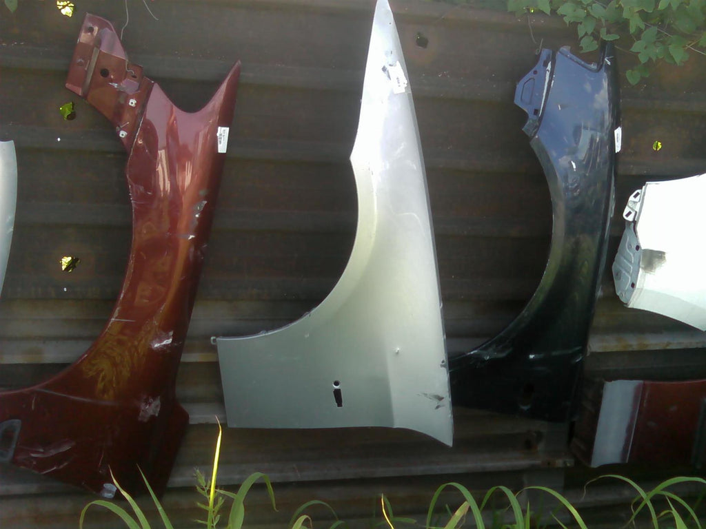 aripa stanga fata BMW E81, an 2007