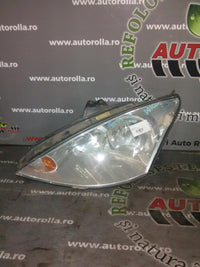 far stanga Ford Focus, an 2001