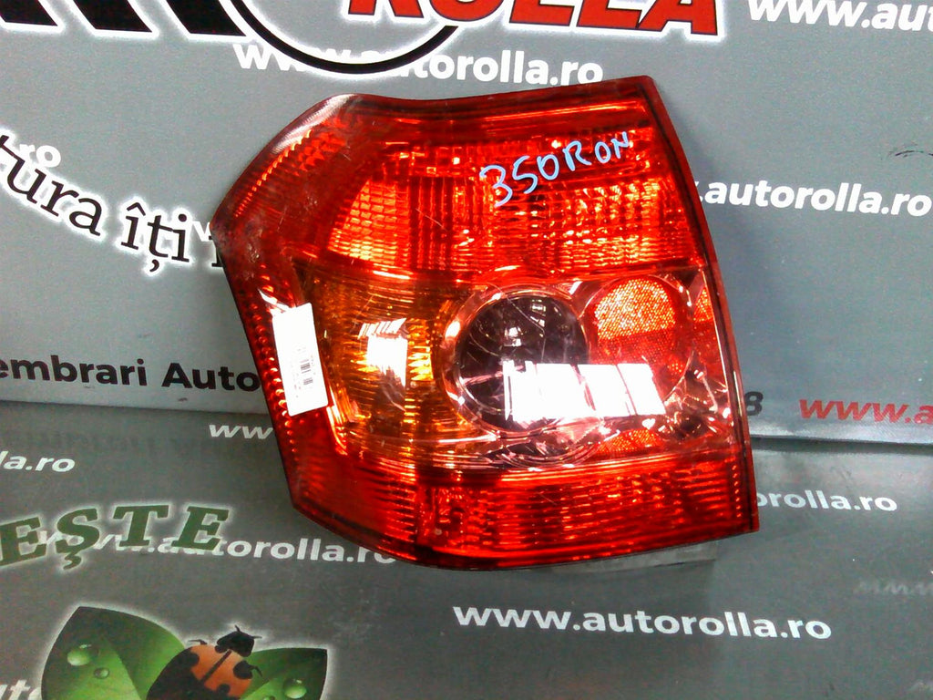 stop dreapta hatchach Toyota Corolla, an 2006