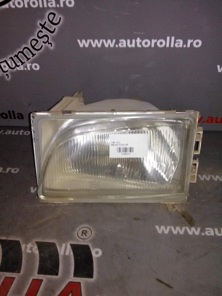far stanga Dacia Pick up