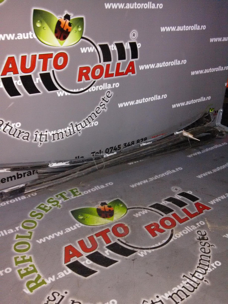 ornamente parbriz stanga si dreapta Peugeot 308