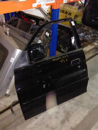 usa stanga fata goala Mitsubishi Pajero Sport, an 2001