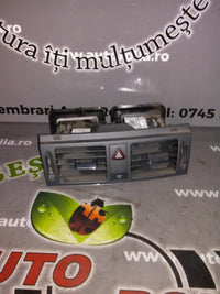 buton avarii si grila bord Mercedes Cclass W204, kompresor, an 2009