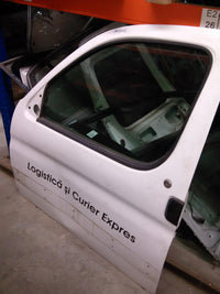 usa stanga fata lovita si geam Peugeot Partner, an 2004