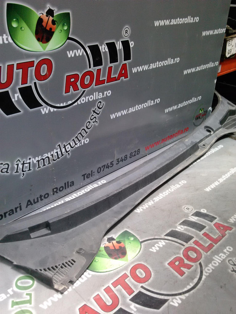 grila parbriz Fiat Punto 3, an 2010
