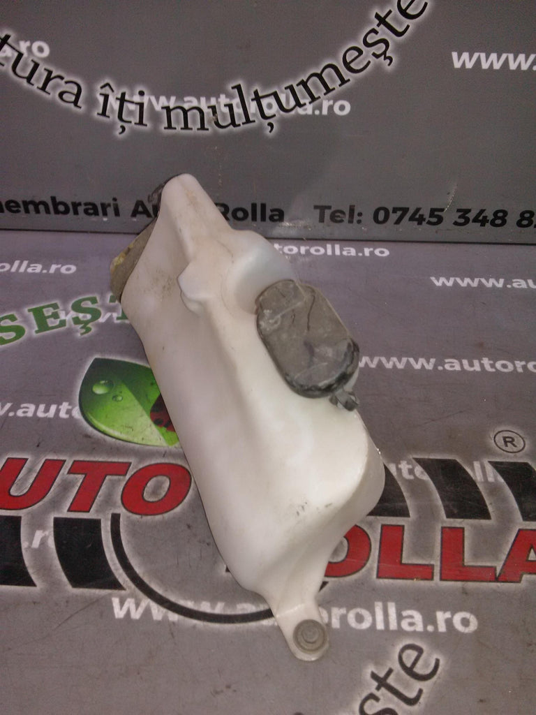 vas stropitor parbriz Renault Clio 2 an 2004
