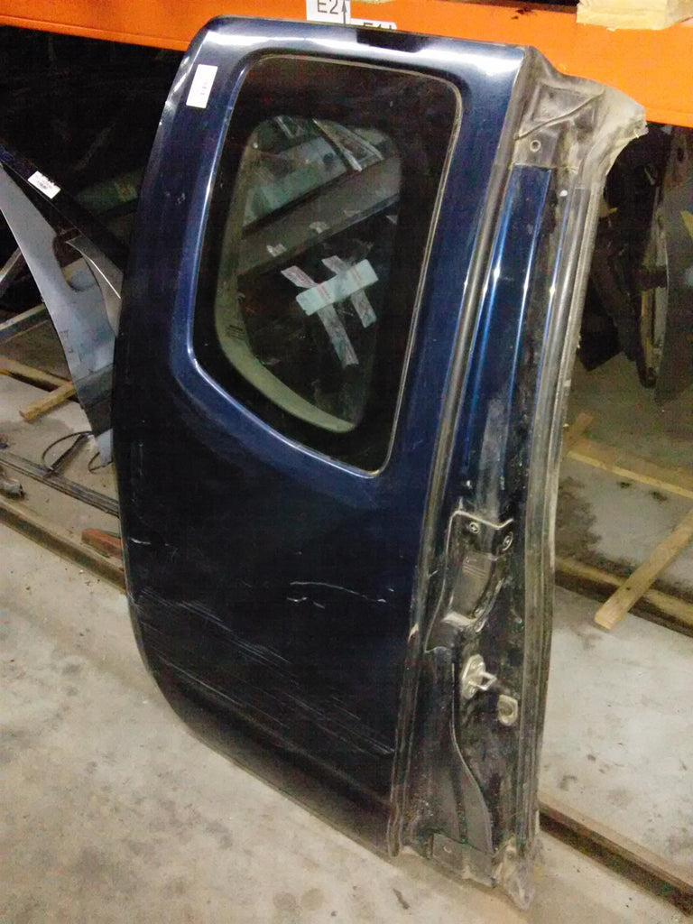 usa laterala dreapta spate Nissan Navara, an 2007
