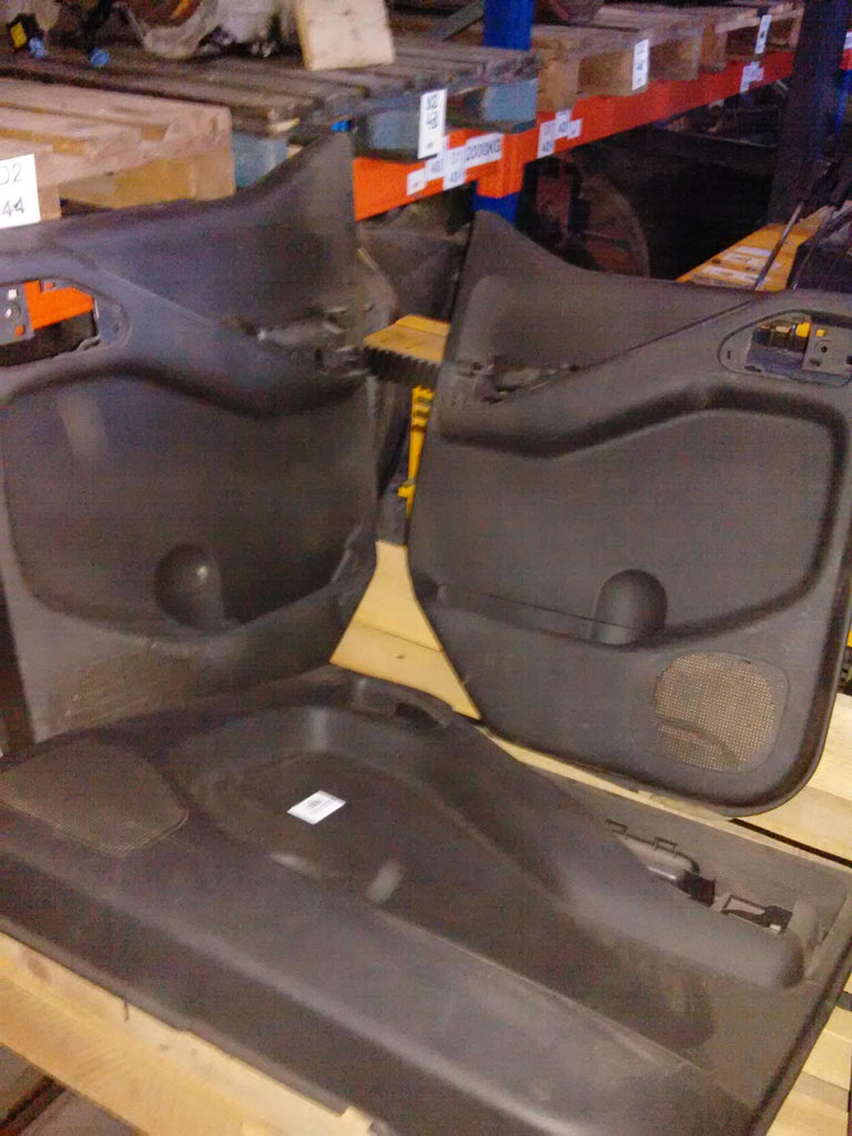 tapiterii usi set 4 Nissan Navara, an 2008