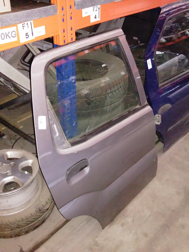 usa dreapta spate completa Suzuki Ignis, an 2006