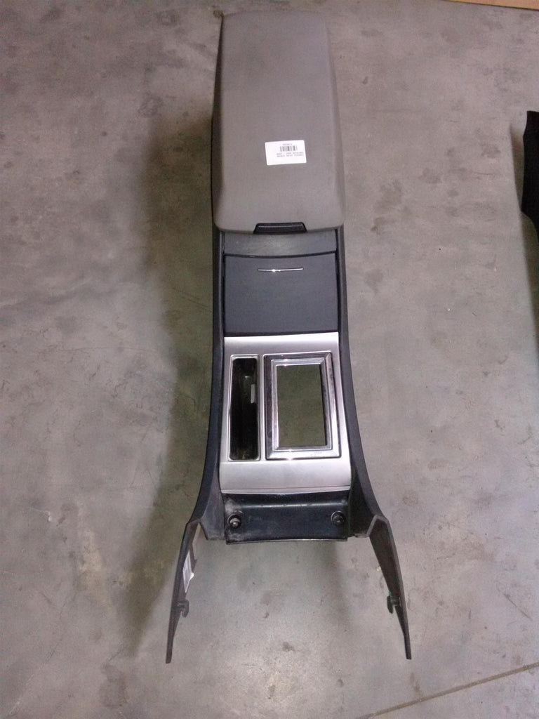 consola intre scaune Chrysler 300C, an 2006