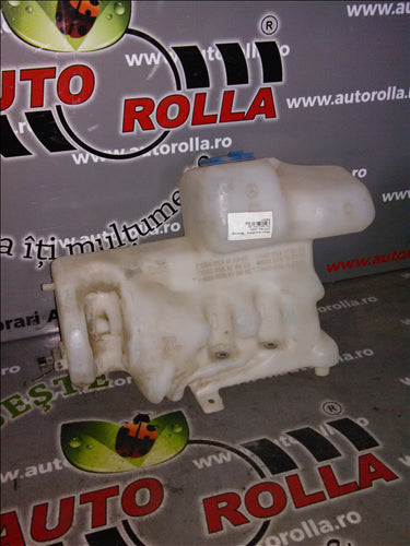 vas spalator parbriz Mercedes Vito