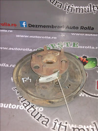 butuc roata spate Toyota Rav 4, an 2002