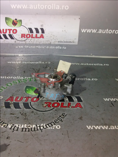 pompa vacuum Renault Trafic 2.0D an 2008