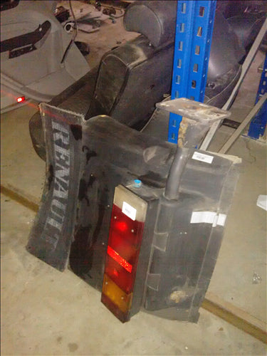 aparatoare noroi dreapta spate rotii Renault Premium, an 2006