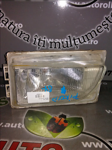 far stanga Dacia Pick up