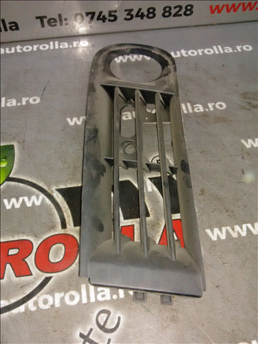 grila proiector stanga fata Audi A3 an 2000