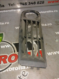grila proiector stanga fata Audi A3 an 2000