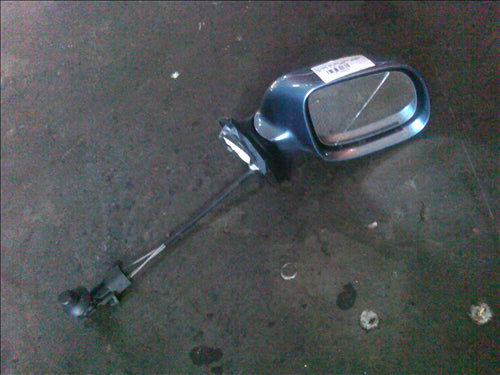 oglinda dreapta mecanica geam crapat Skoda Fabia 1.2S an 2008 break