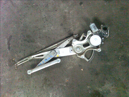 macara stanga fata fara motoras Toyota Rav 4 2.2D an 2007