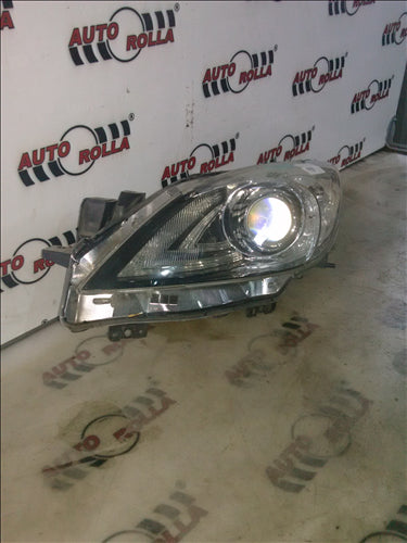 far stanga Mazda 3, an 2013