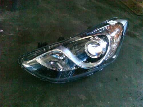 far stanga Hyundai Elantra an 2014